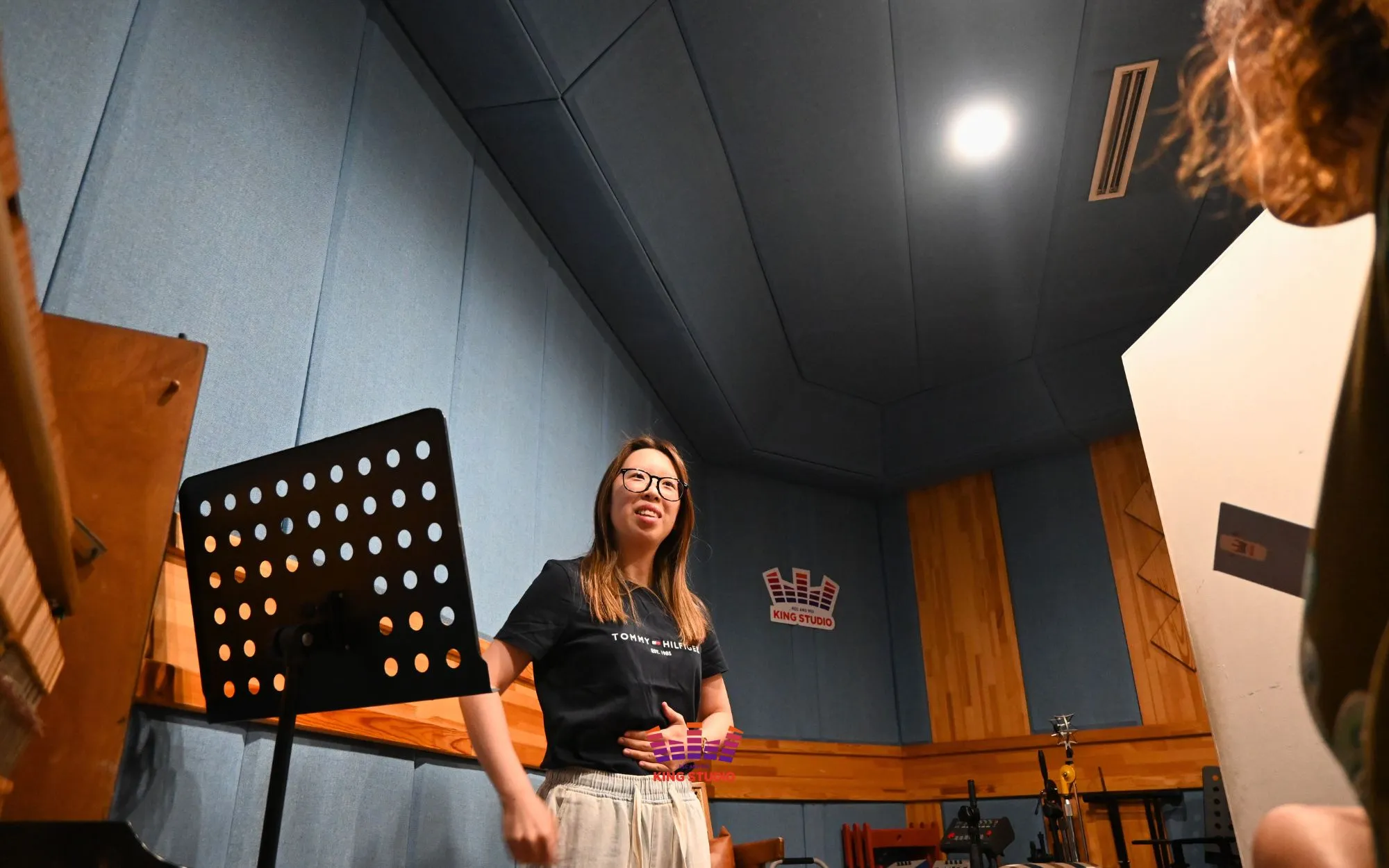 K-Pop Experience vocal training session analyzing vocal range and tone for Adele Rolling in the Deep at Seoul Guide Travel destination King Studio