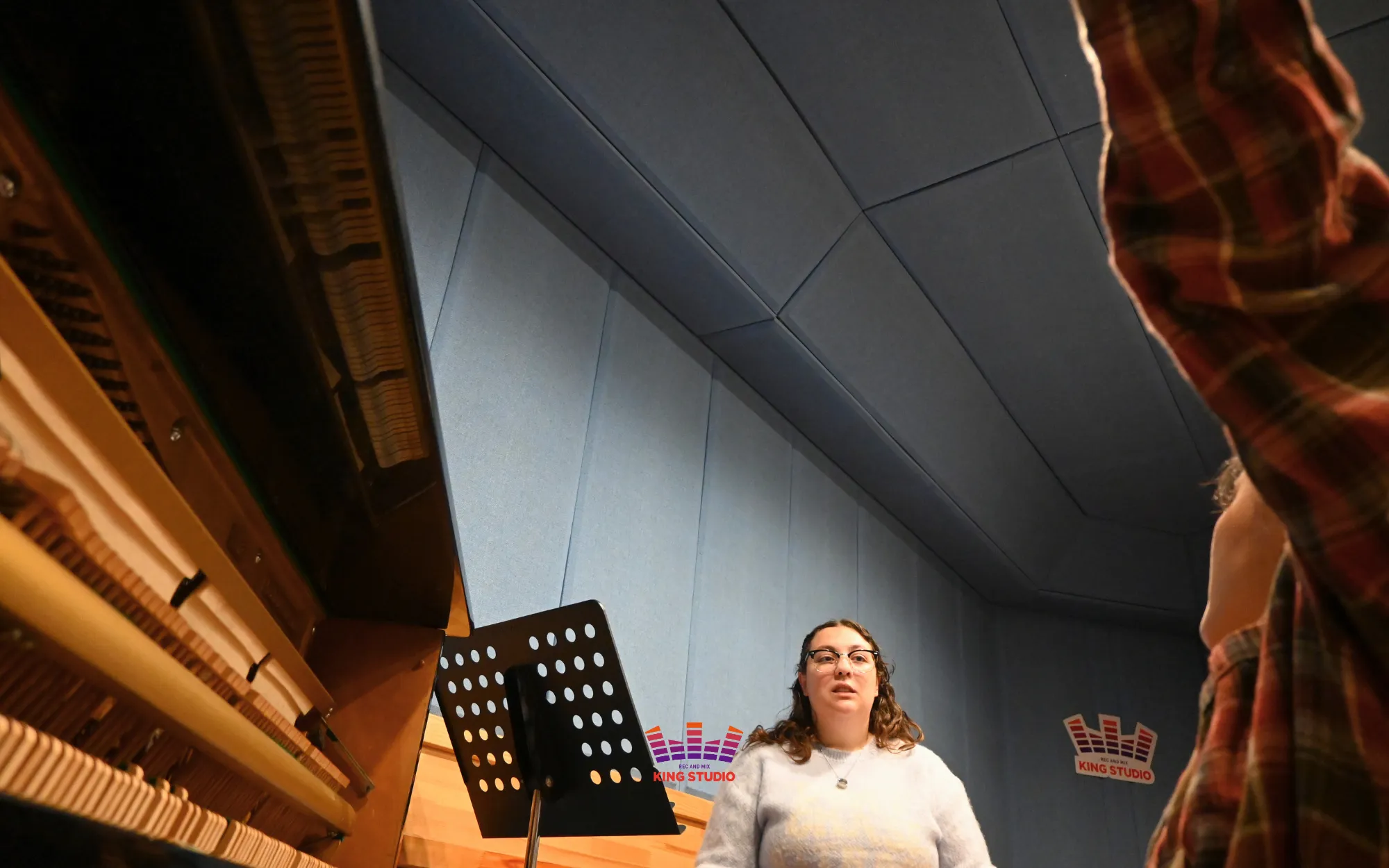 K-Pop Experience, Vocal Director, KING STUDIO, Seoul Guide Travel