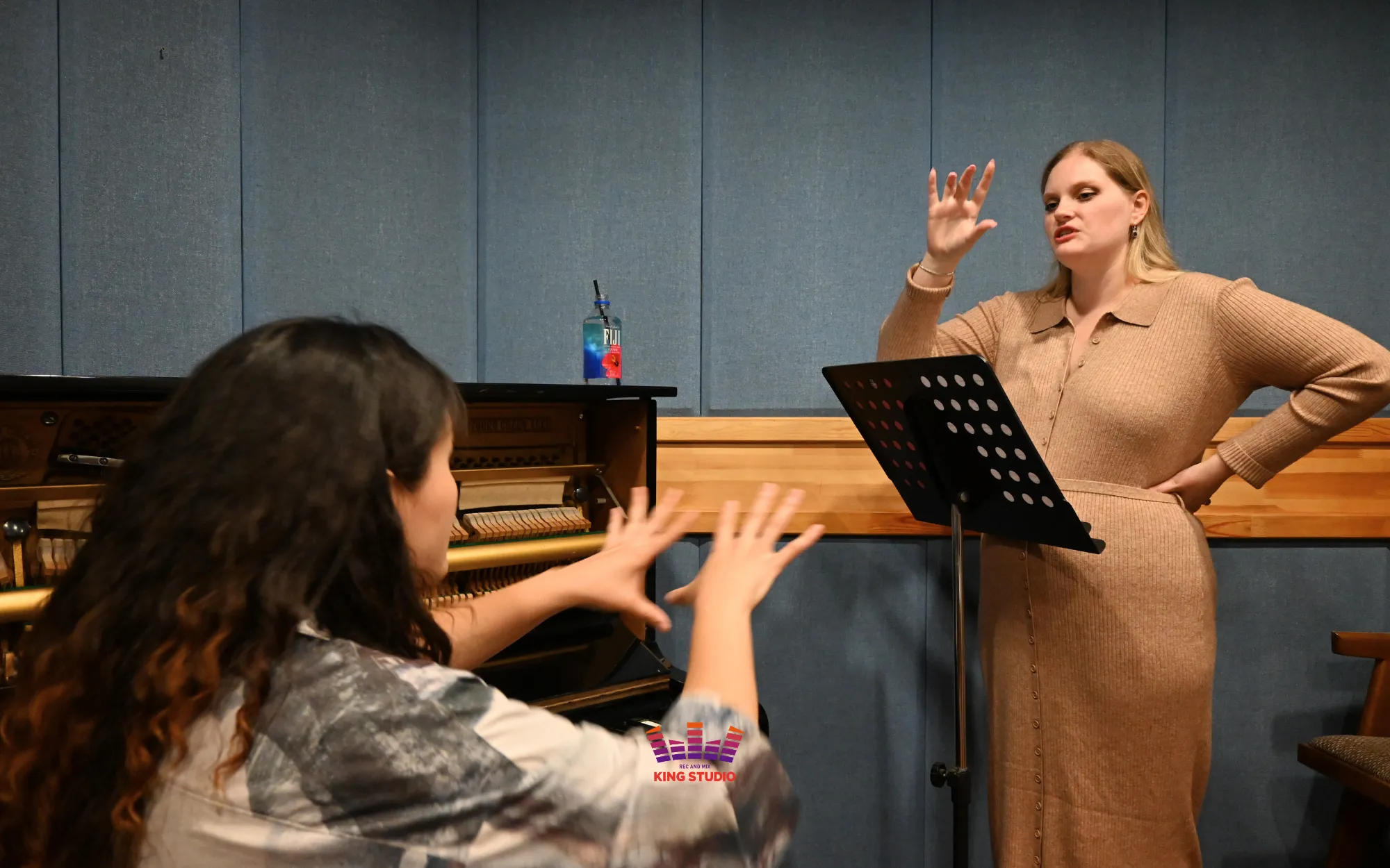 Vocal Director Guidance During K-pop Recording - Seoul Experience at King Studio