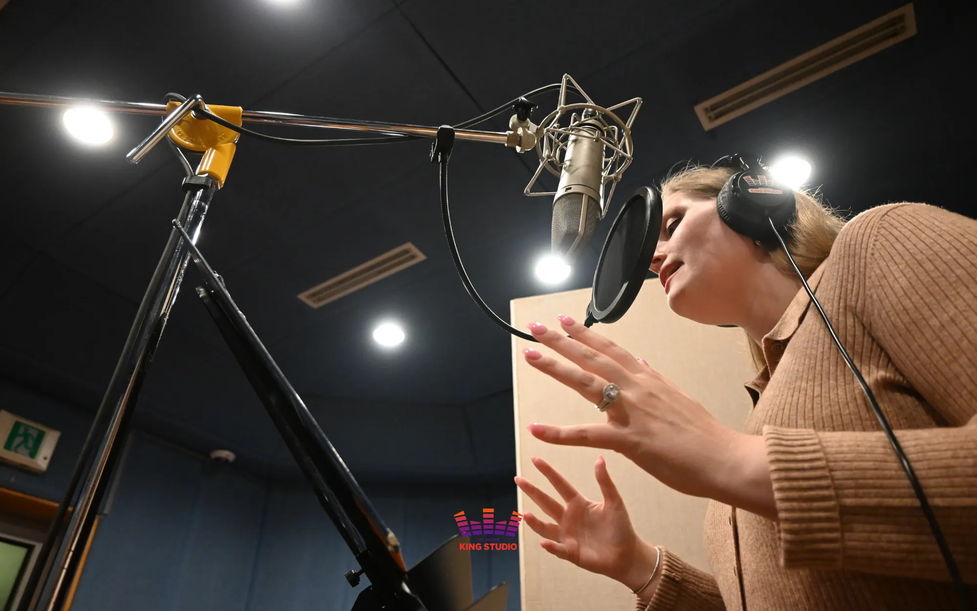 Professional K-pop Recording Session at King Studio Seoul - Korea Travel Kpop Experience