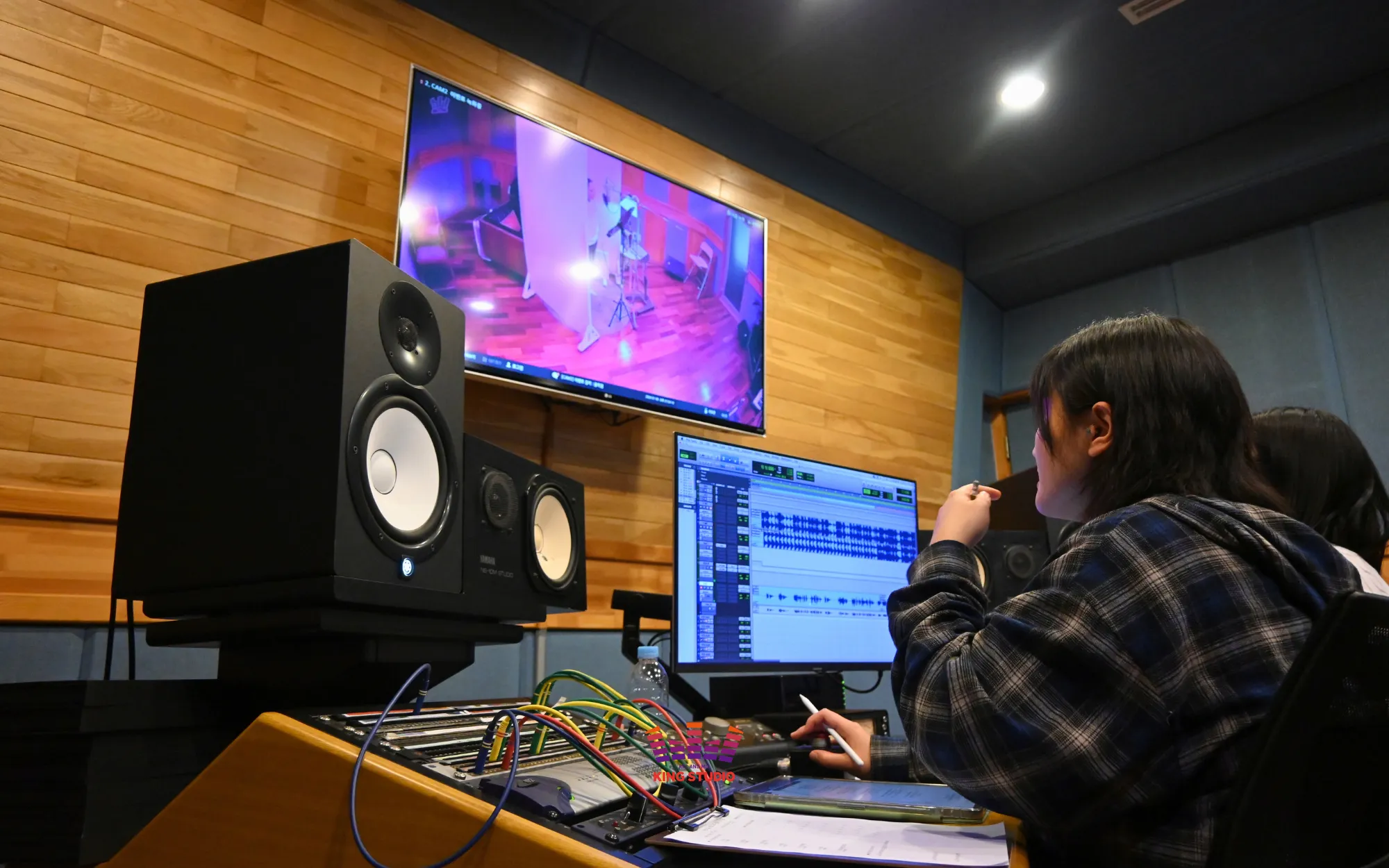 Seoul Travel K-Pop Guide : K-Pop experience Korea KING STUDIO