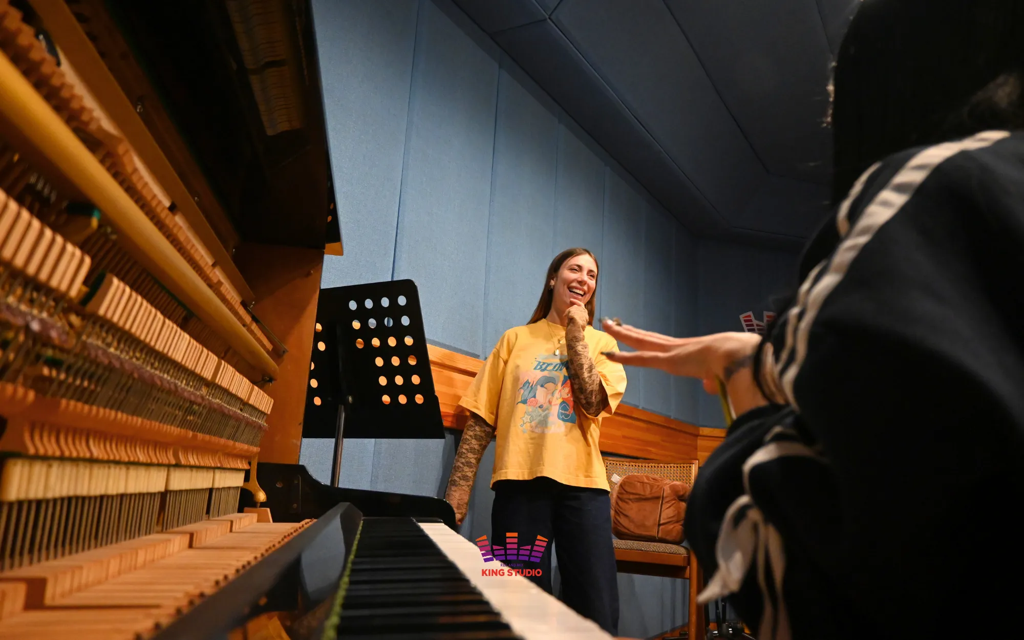 Professional Kpop vocal training at KING STUDIO DIAMOND program - Essential Seoul Trip preparation for Korea Trip K-Pop fans