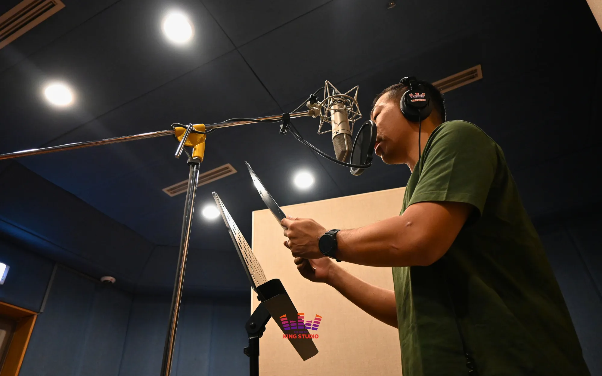 Authentic Kpop idol-style recording session during Seoul Travel at KING STUDIO - Premium Korea Travel K-Pop experience